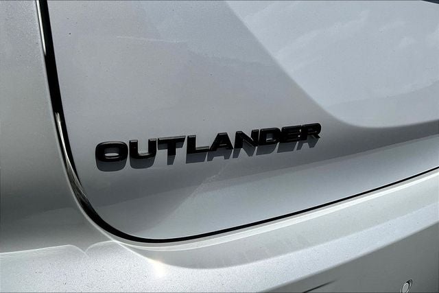 2026 Mitsubishi Outlander LE