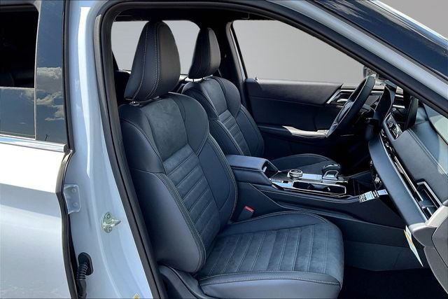 2026 Mitsubishi Outlander LE