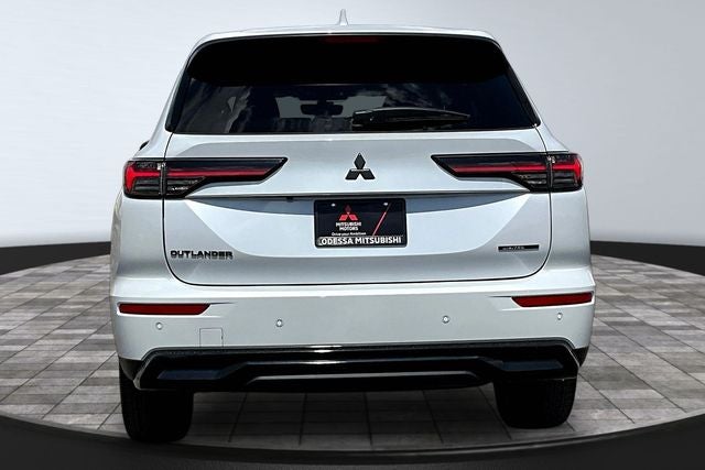 2026 Mitsubishi Outlander LE
