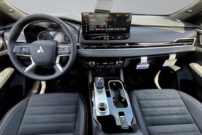 2026 Mitsubishi Outlander LE