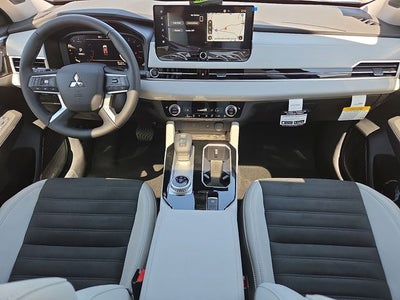 2026 Mitsubishi Outlander SE