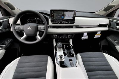 2026 Mitsubishi Outlander SE
