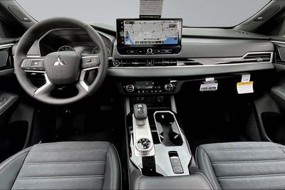 2026 Mitsubishi Outlander LE