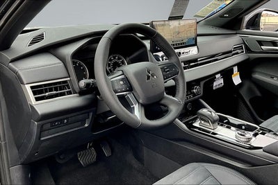 2026 Mitsubishi Outlander LE