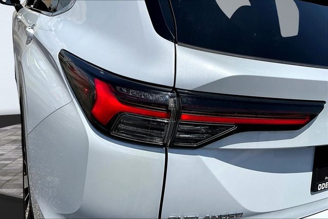 2025 Mitsubishi Outlander SEL