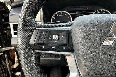 2024 Mitsubishi Outlander ES
