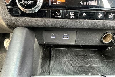 2024 Mitsubishi Outlander ES