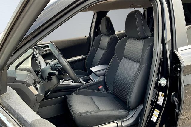 2024 Mitsubishi Outlander ES