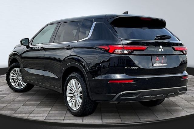 2024 Mitsubishi Outlander ES