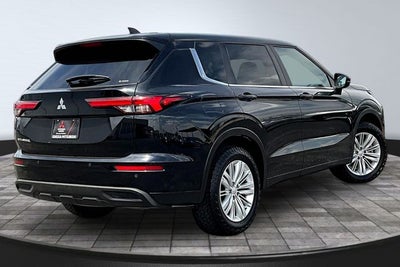 2024 Mitsubishi Outlander ES
