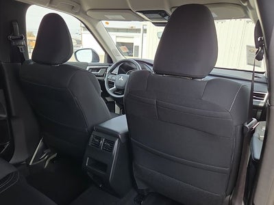 2026 Mitsubishi Outlander ES