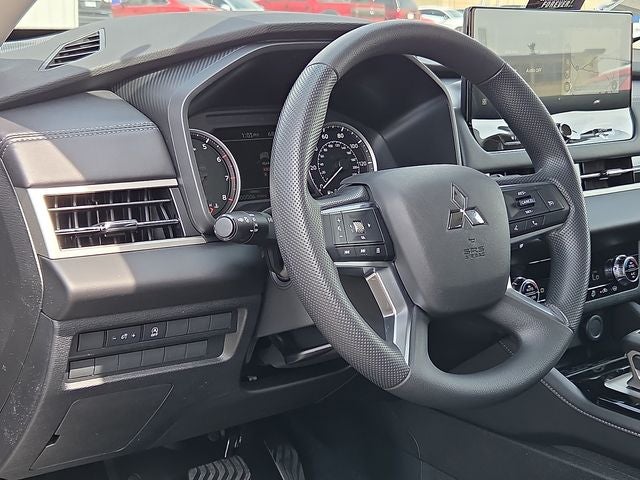 2026 Mitsubishi Outlander ES