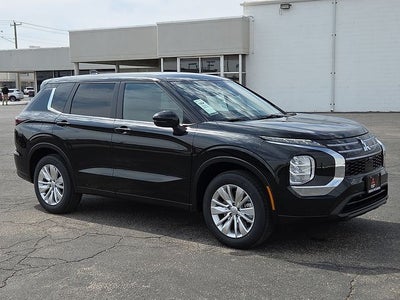 2026 Mitsubishi Outlander ES