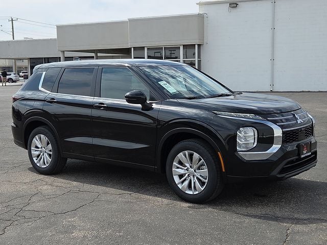 2026 Mitsubishi Outlander ES