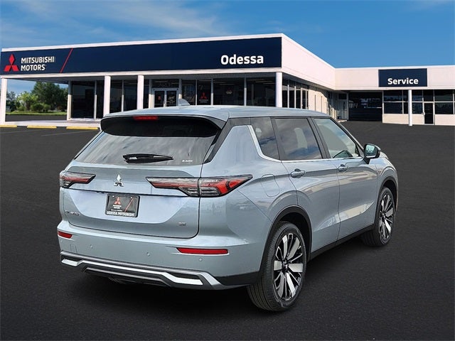 2025 Mitsubishi Outlander SE