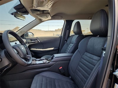 2025 Mitsubishi Outlander SE