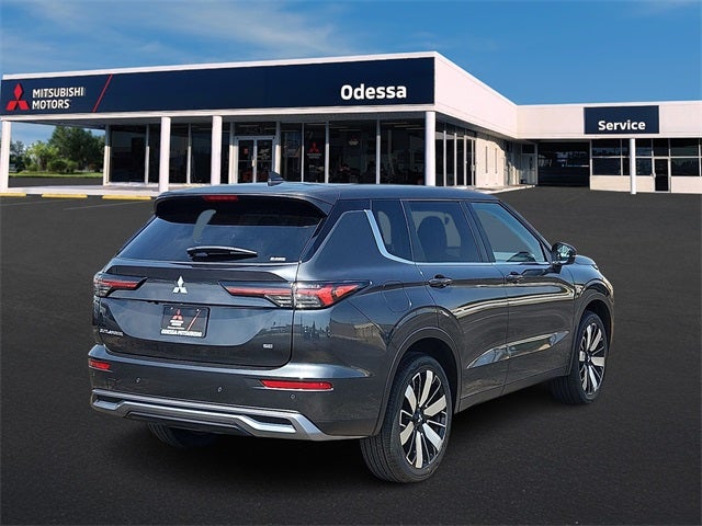 2025 Mitsubishi Outlander SE