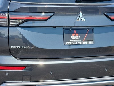 2025 Mitsubishi Outlander SE