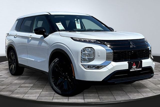 2026 Mitsubishi Outlander LE