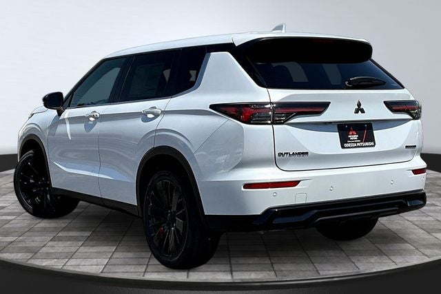 2026 Mitsubishi Outlander LE