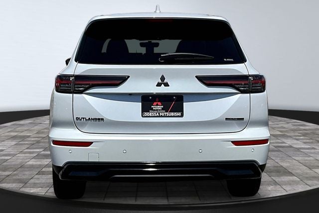 2026 Mitsubishi Outlander LE
