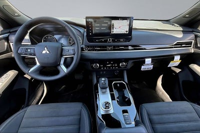 2026 Mitsubishi Outlander LE