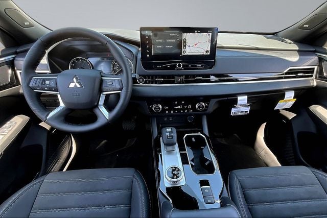2026 Mitsubishi Outlander LE