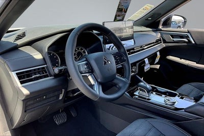 2026 Mitsubishi Outlander LE