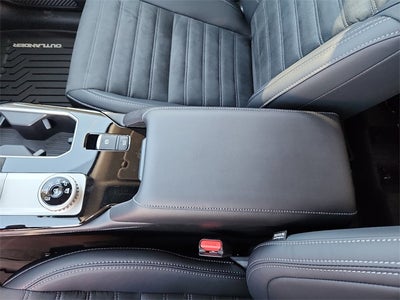 2026 Mitsubishi Outlander SE