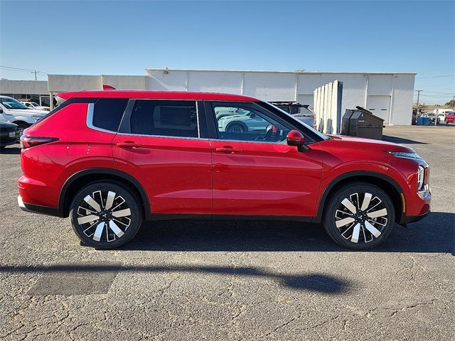 2026 Mitsubishi Outlander SE