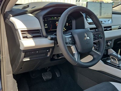 2026 Mitsubishi Outlander SE