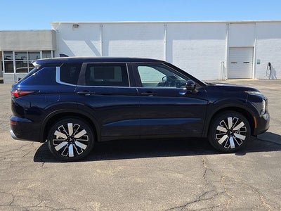 2026 Mitsubishi Outlander SE