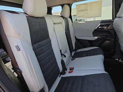 2026 Mitsubishi Outlander SE