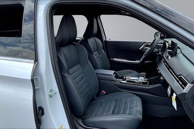 2026 Mitsubishi Outlander LE