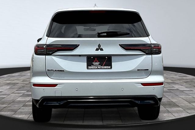 2026 Mitsubishi Outlander LE