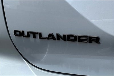 2026 Mitsubishi Outlander LE