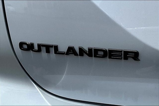 2026 Mitsubishi Outlander LE
