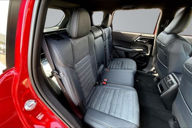 2026 Mitsubishi Outlander LE