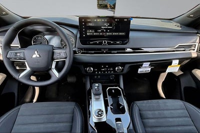 2026 Mitsubishi Outlander LE