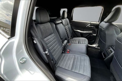 2026 Mitsubishi Outlander LE