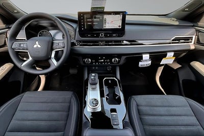 2026 Mitsubishi Outlander LE