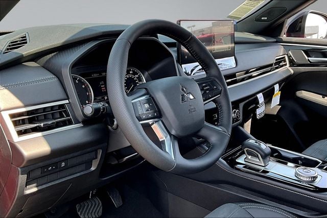 2026 Mitsubishi Outlander LE