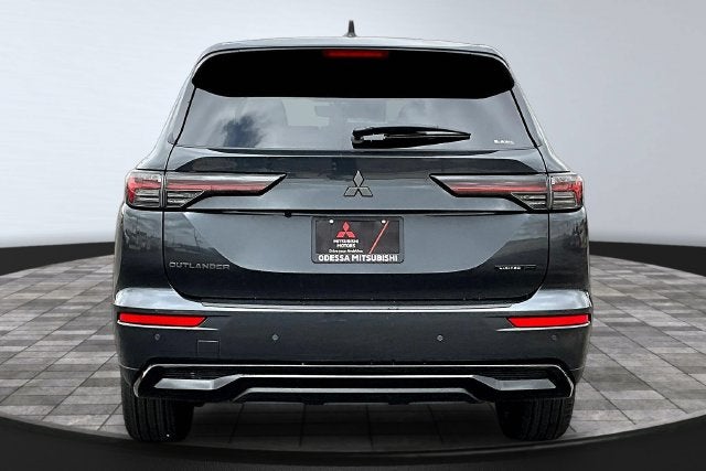 2026 Mitsubishi Outlander LE