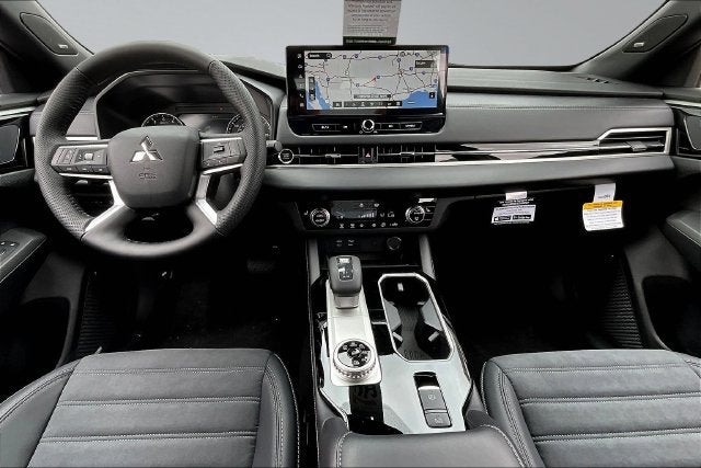 2026 Mitsubishi Outlander LE