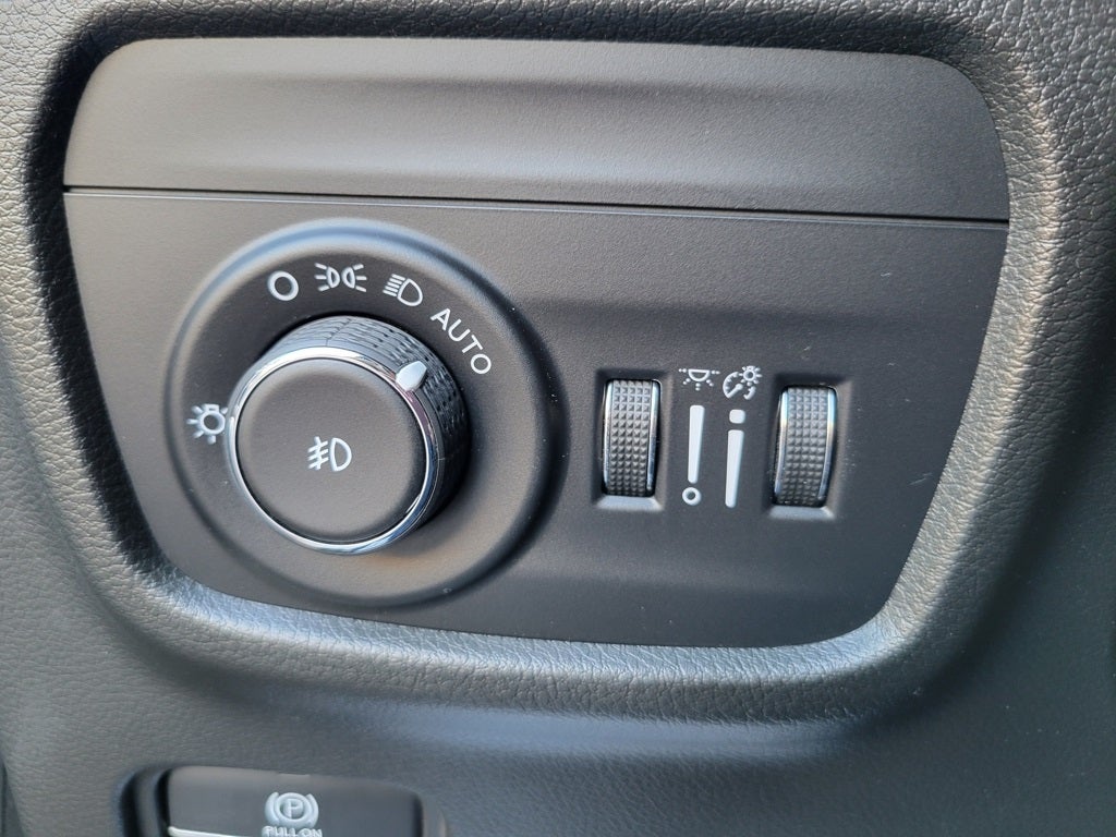 2023 Jeep Grand Cherokee Summit