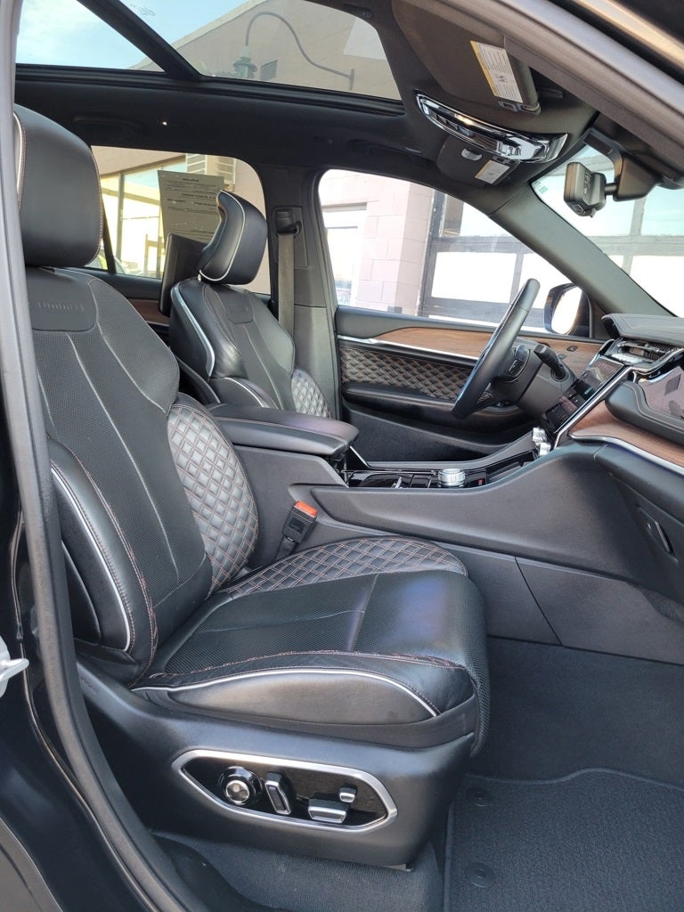 2023 Jeep Grand Cherokee Summit