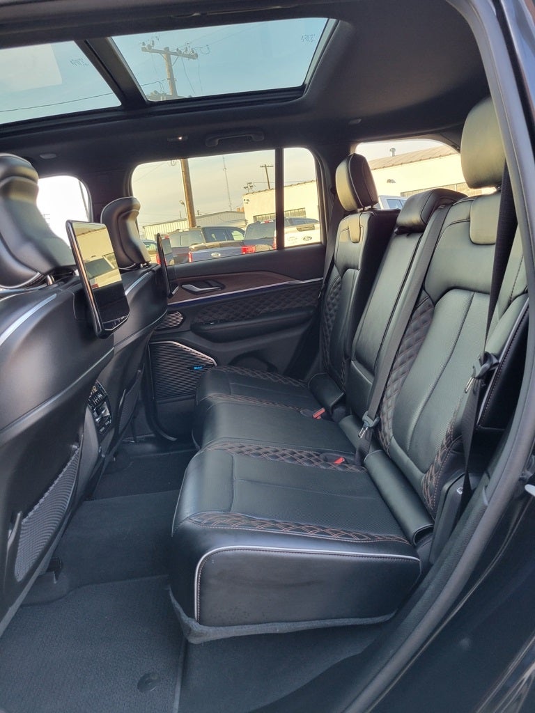 2023 Jeep Grand Cherokee Summit