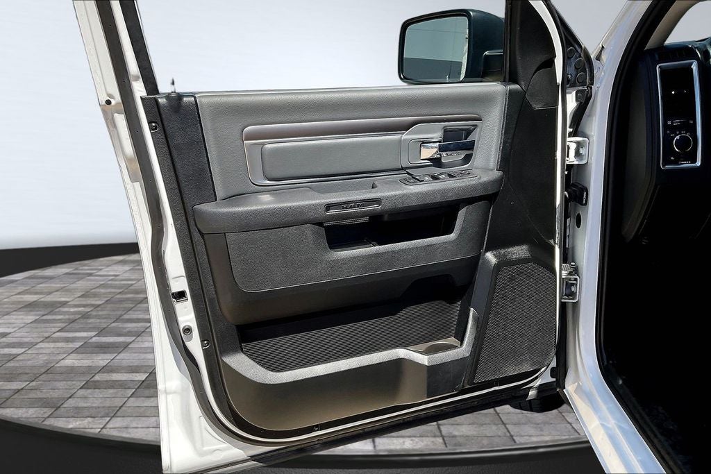 2024 RAM 1500 Classic SLT