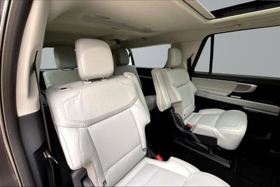 2027 Ford Expedition Max Platinum