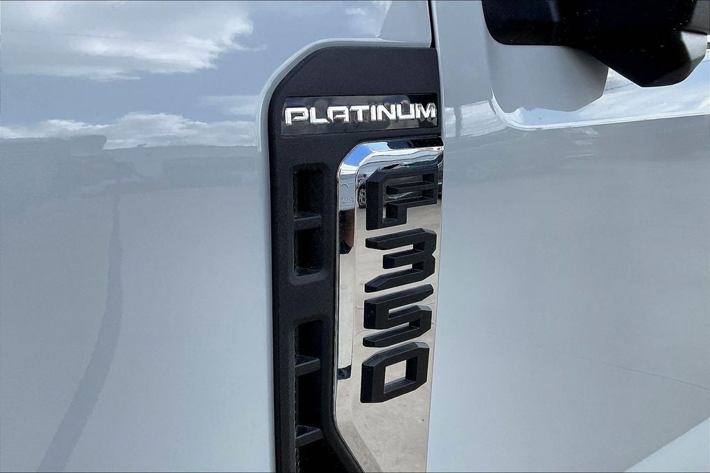 2026 Ford F-350SD Platinum DRW